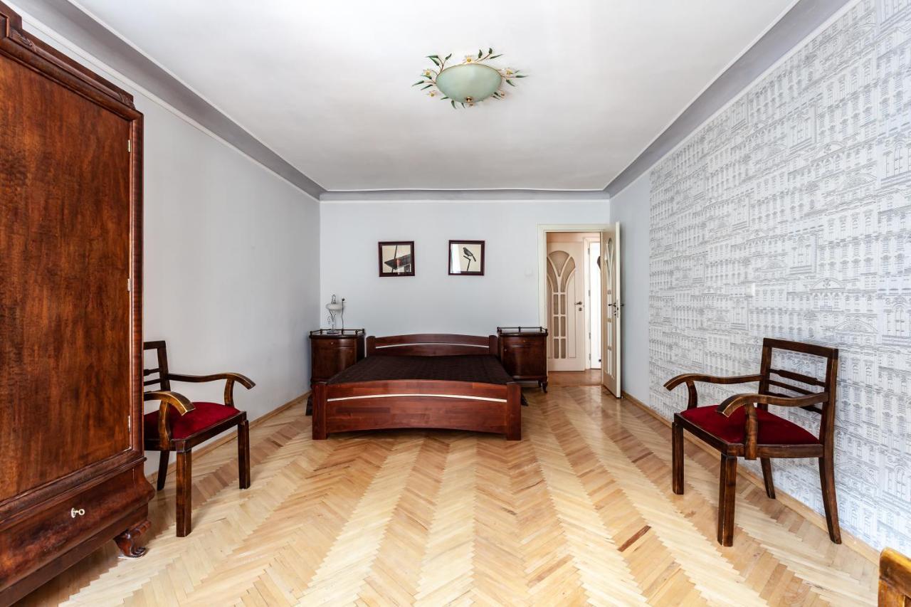 Four Bedrooms Apartment In The Heart Of إلفيف المظهر الخارجي الصورة