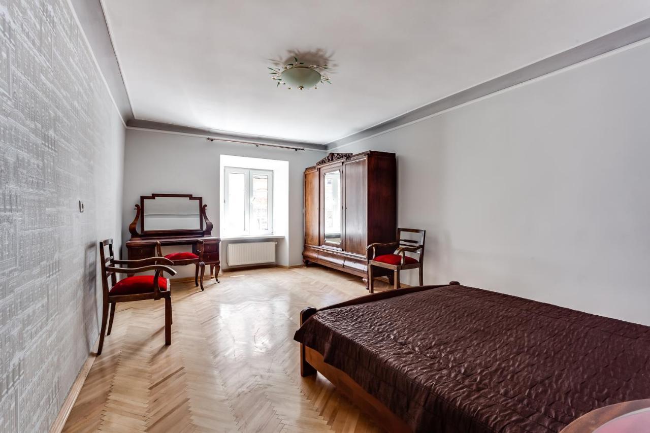 Four Bedrooms Apartment In The Heart Of إلفيف المظهر الخارجي الصورة